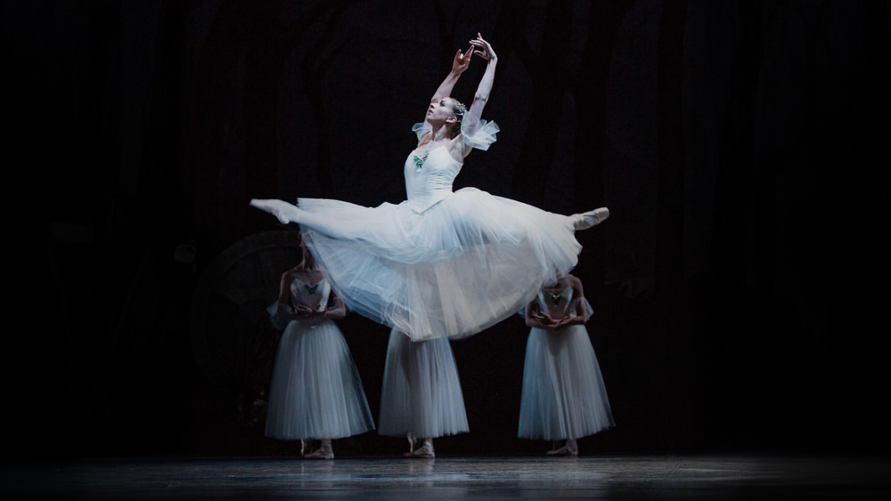 Sasha Mukhamedov in Helgi Tomasson's Giselle. Photo by Angela Sterling.