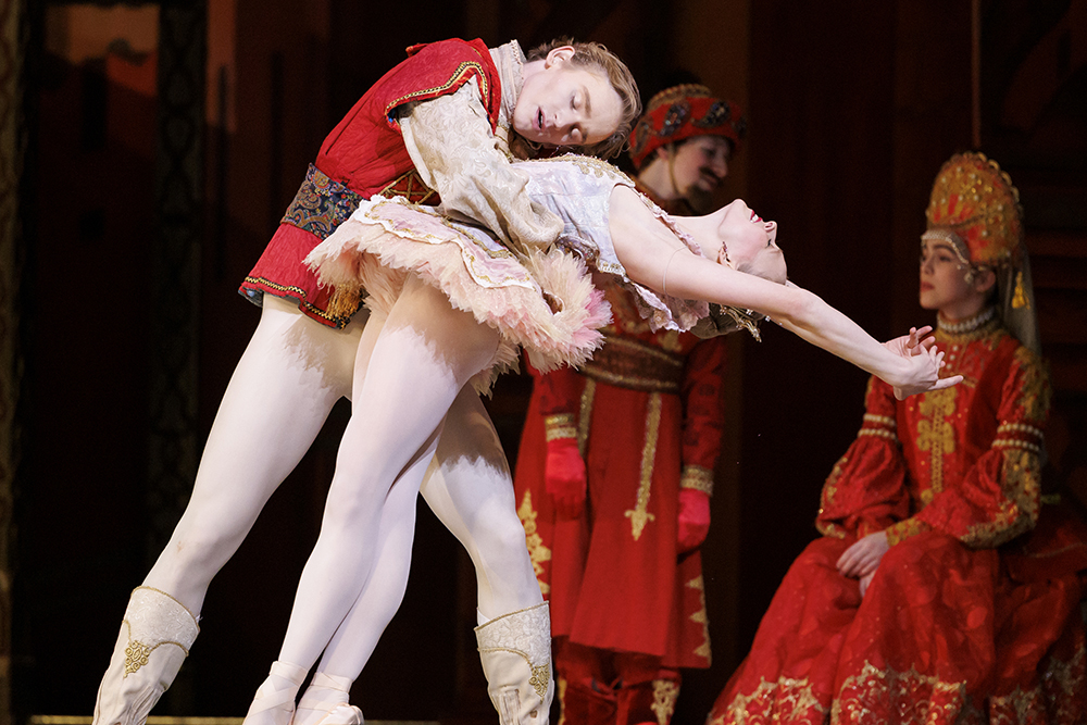 Larkin Miller and Genevieve Penn Nabity in The Nutcracker