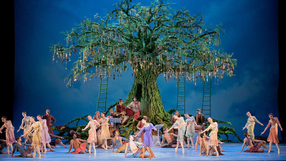 Beyond the Pit: Musicians Onstage in The Winter's Tale