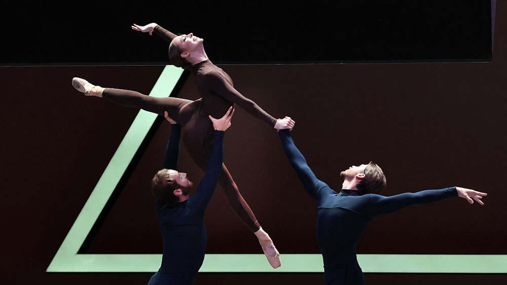 Artists of Het Nationale Ballet in The Four Seasons.