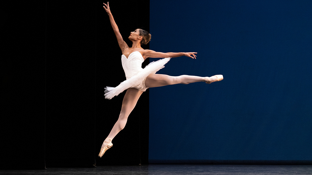 Tina Pereira in Etudes. Photo by Karolina Kuras. 