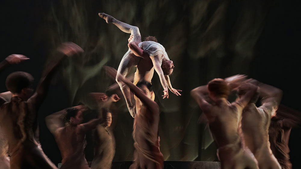 Ben Rudisin, Genevieve Penn Nabity and Artists of the Ballet in Kismet. Photo by Karolina Kuras.
