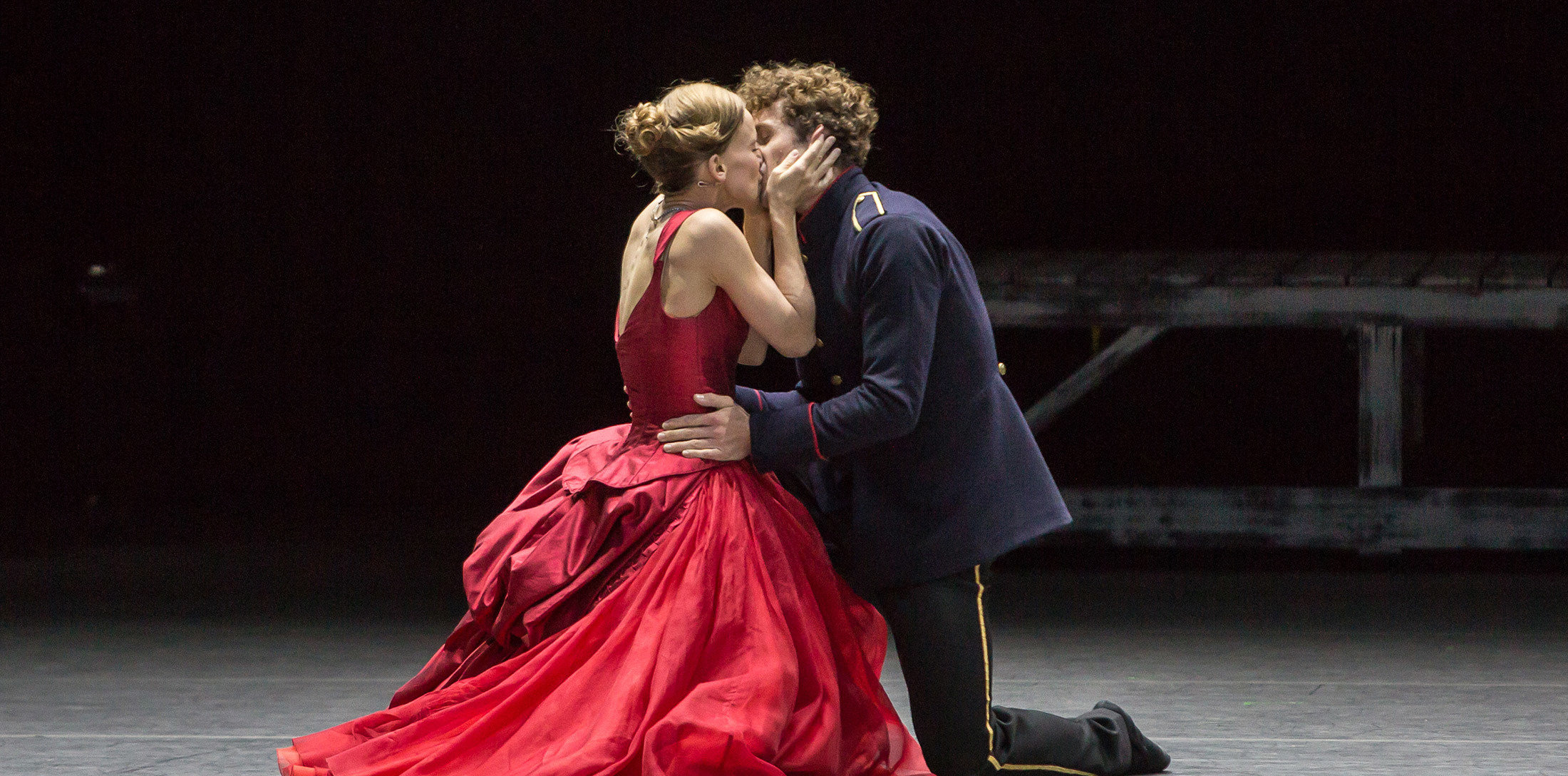 Katja Wünsche and William Moore of Ballett Zürich in Anna Karenina.