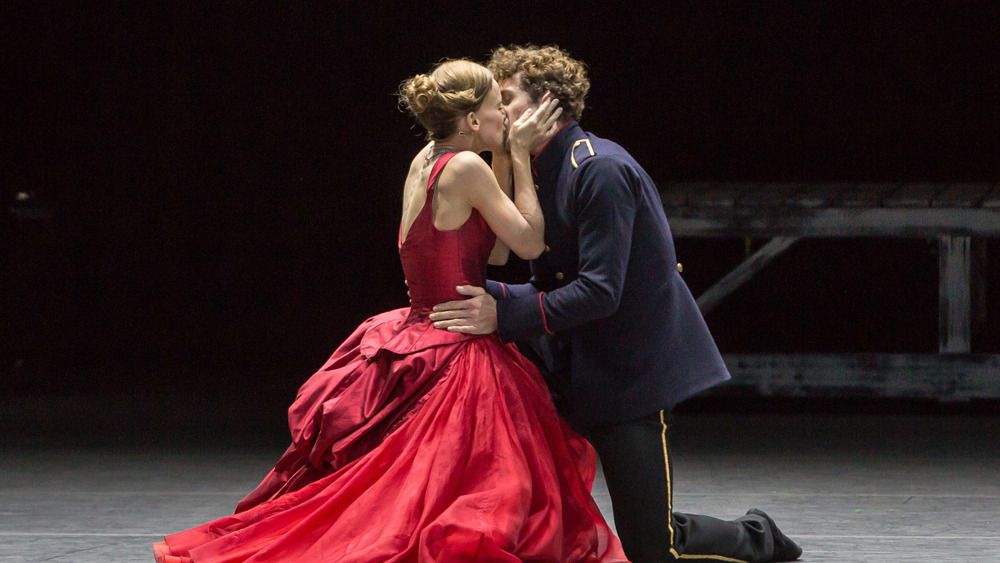 Katja Wünsche and William Moore of Ballett Zürich in Anna Karenina.