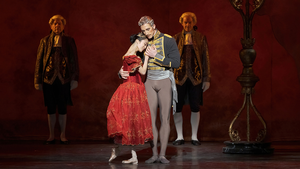 Koto Ishihara and Ben Rudisin in Onegin. Photo by Karolina Kuras. 