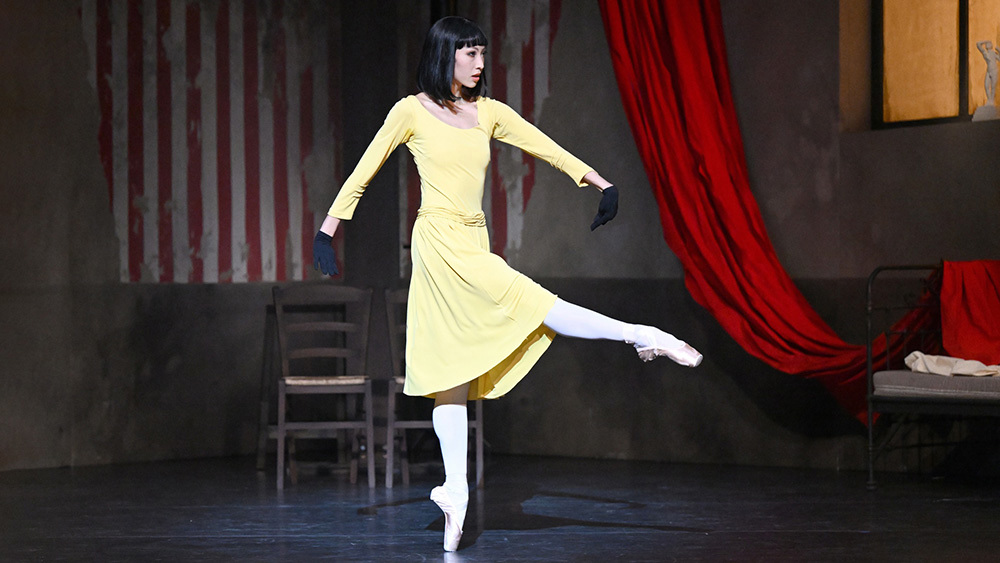 Agnes Su in Le Jeune Homme et la Mort. Photo courtesy of The Stuttgart Ballet. 