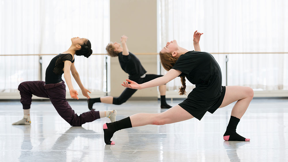 Artists of the Ballet in rehearsal