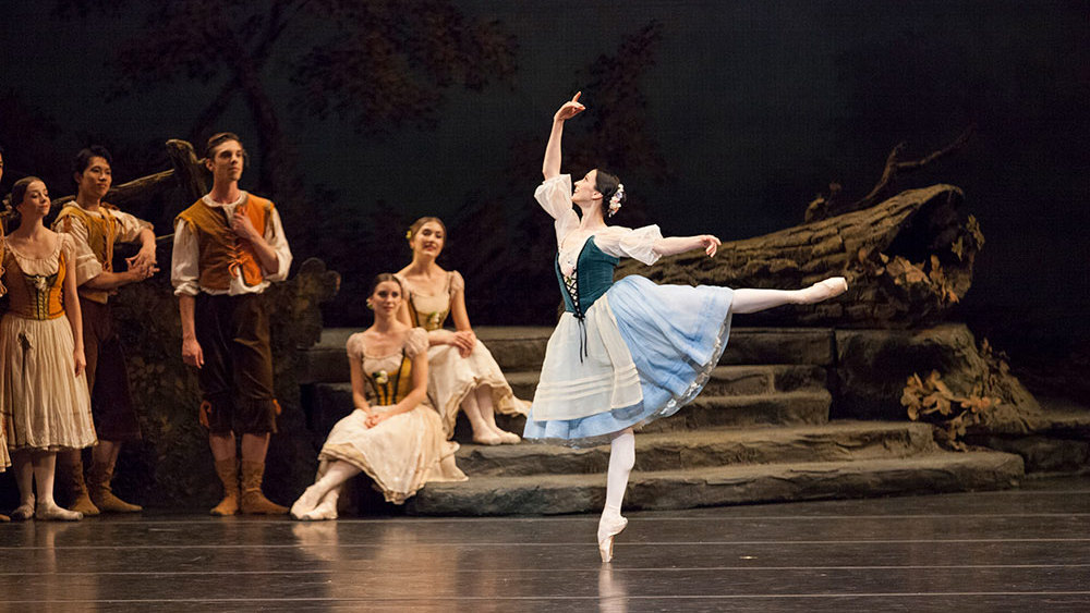Svetlana Lunkina with Artists of the Ballet in Giselle.